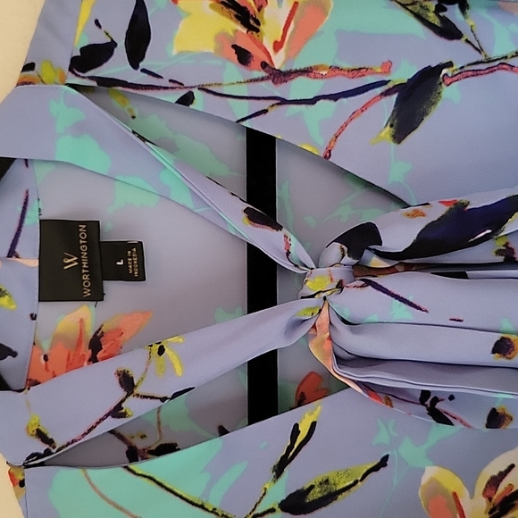 Worthington V neck with Tie Flutter Sleeve L - Picture 3 of 6